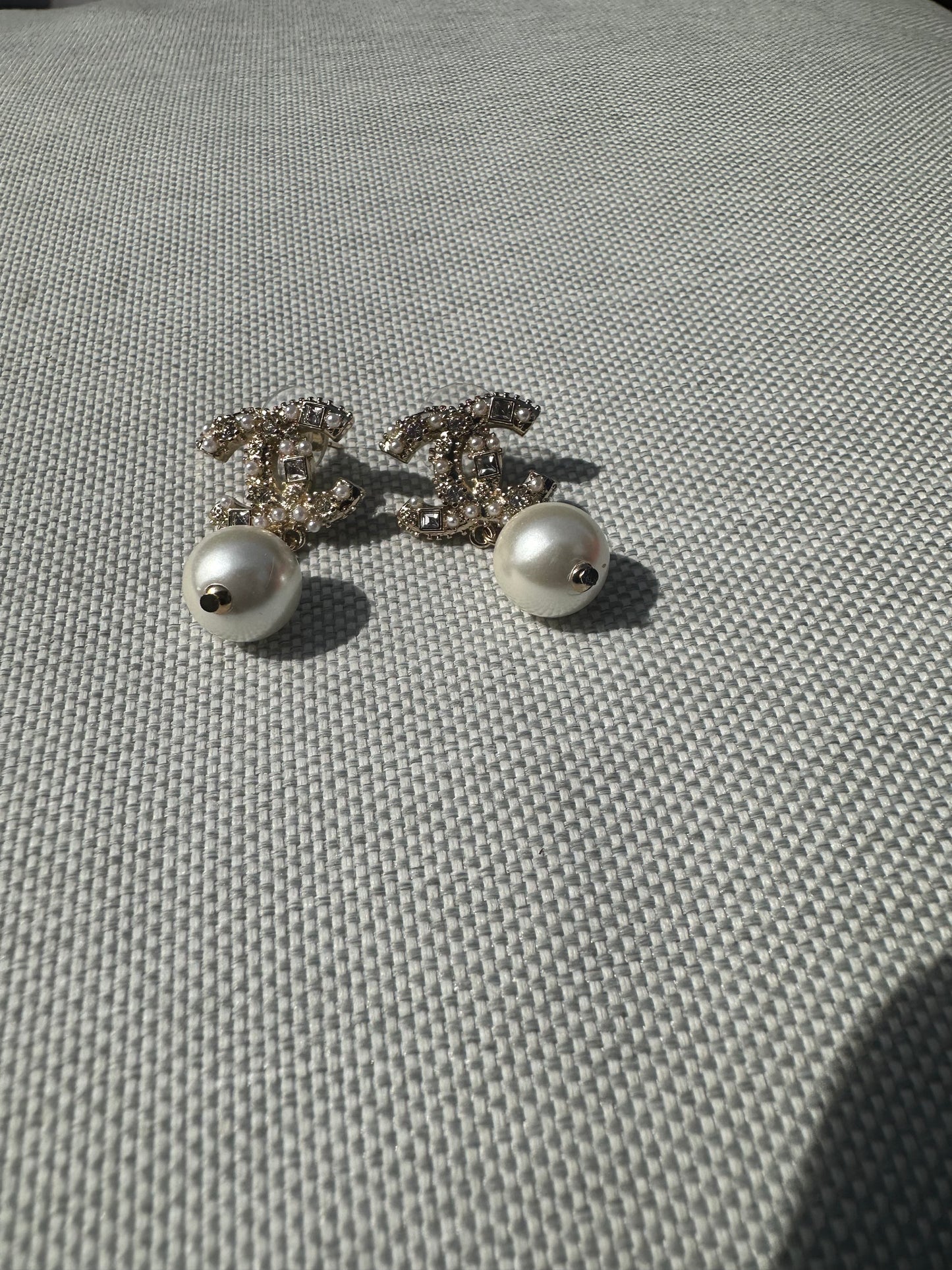 CC Silver Crystal Pearl Drop Earings