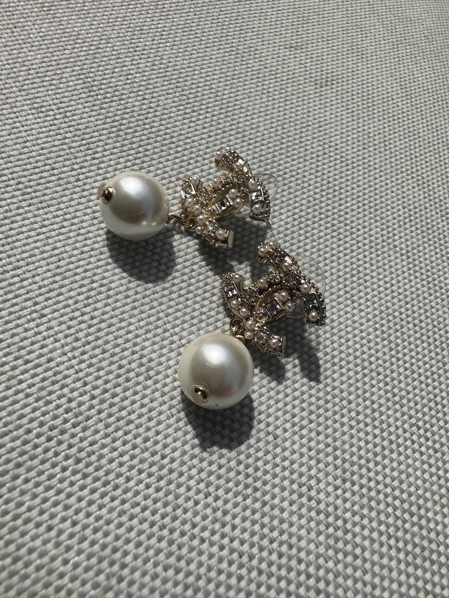 CC Silver Crystal Pearl Drop Earings