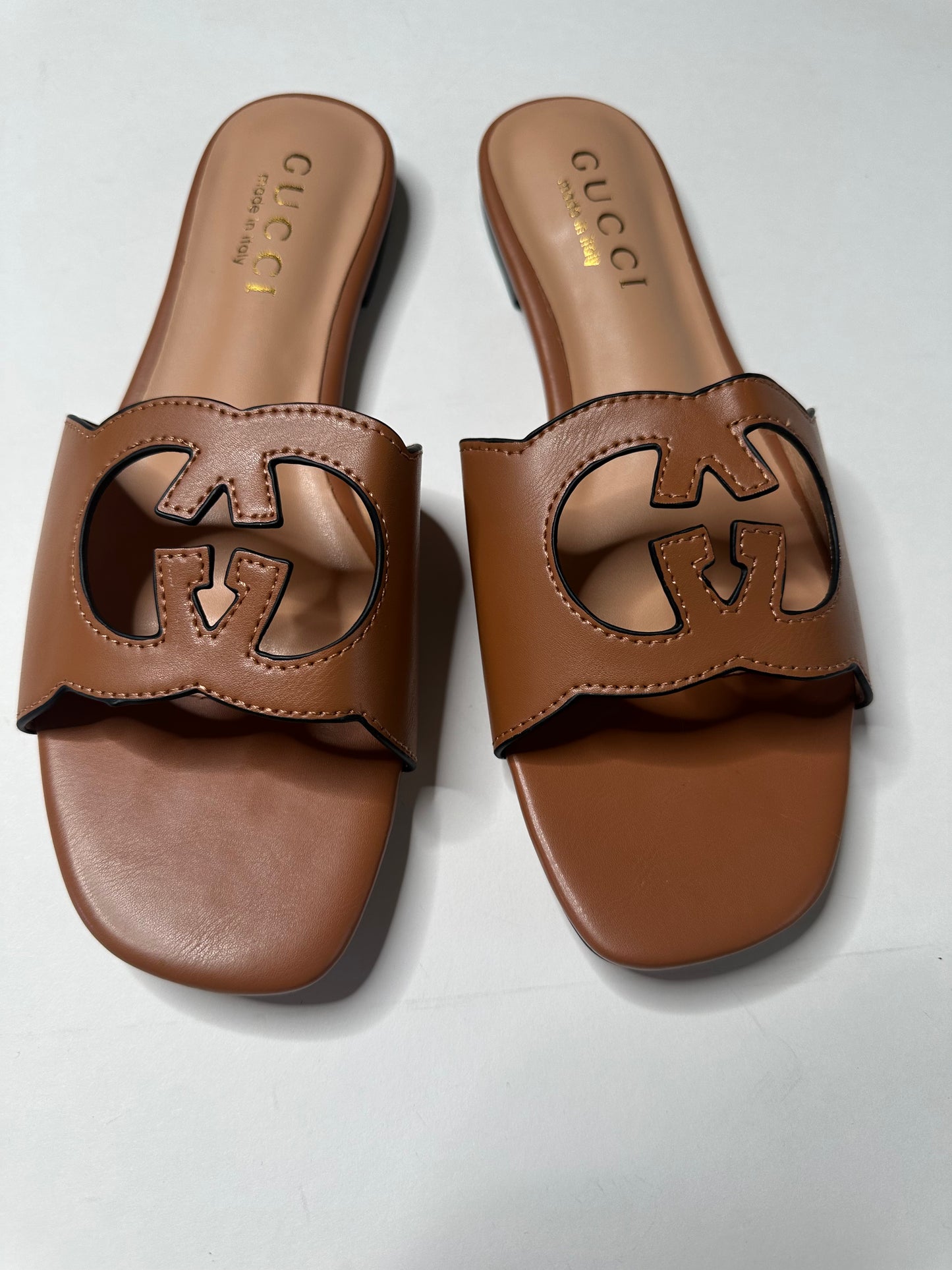 Gucci Interlocking g Leather Slide Sandals