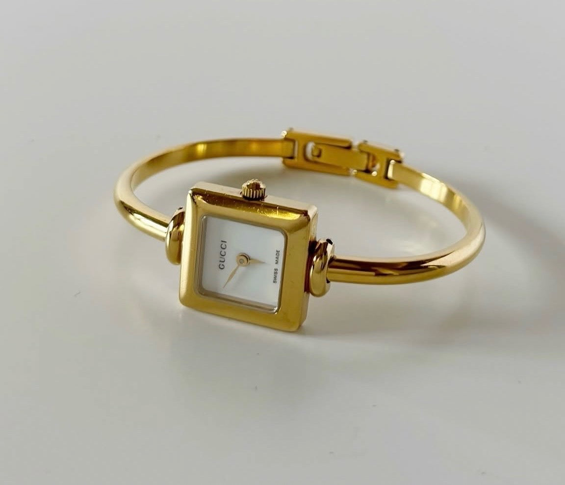 Vintage Gucci 1900L 20mm Gold White Dial Quartz Watch