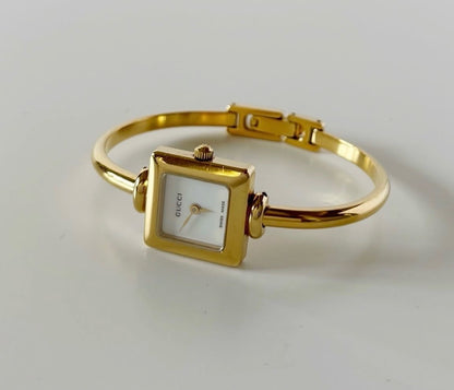 Vintage Gucci 1900L 20mm Gold White Dial Quartz Watch